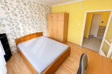 Debrecen, Darabos utca - 3 rooms flat next to Pláza